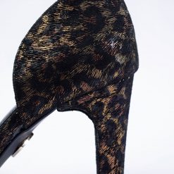 Zapato de tacon leonor a la moda